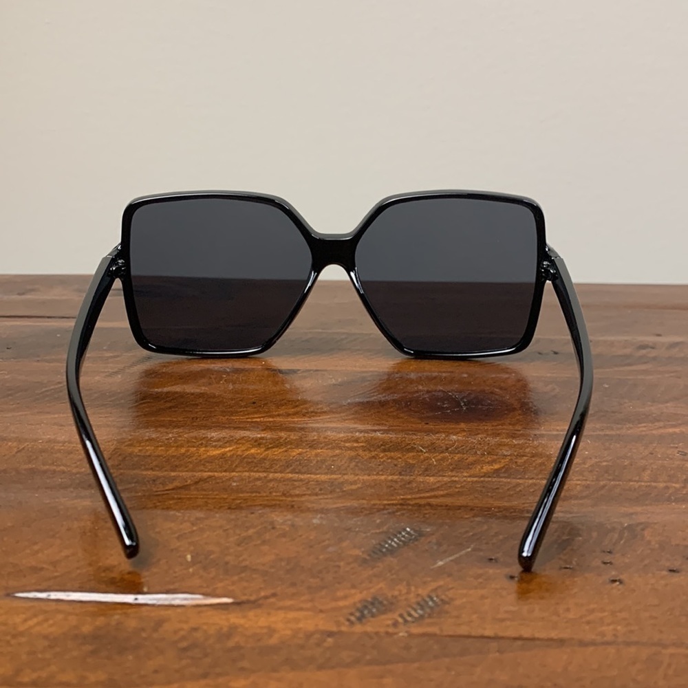 Black Luxury Oversized Square Shape Sunglasses - Picture 10 of 12